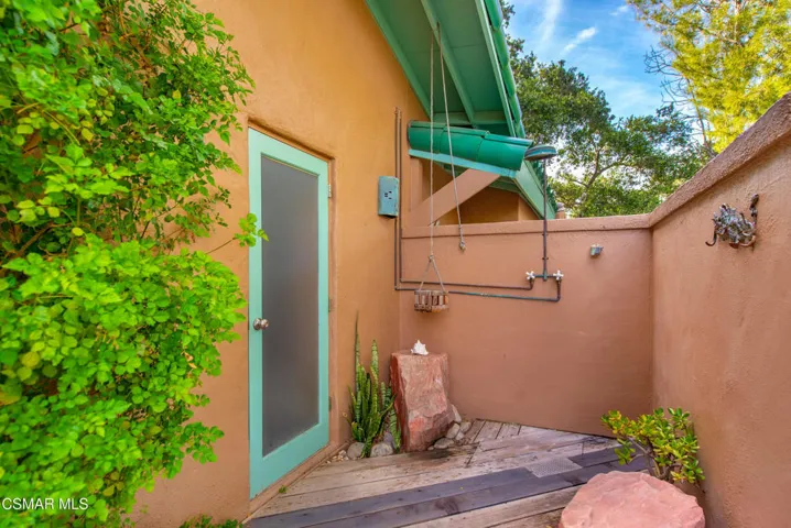6110 Colodny Dr Agoura Hills 2-3