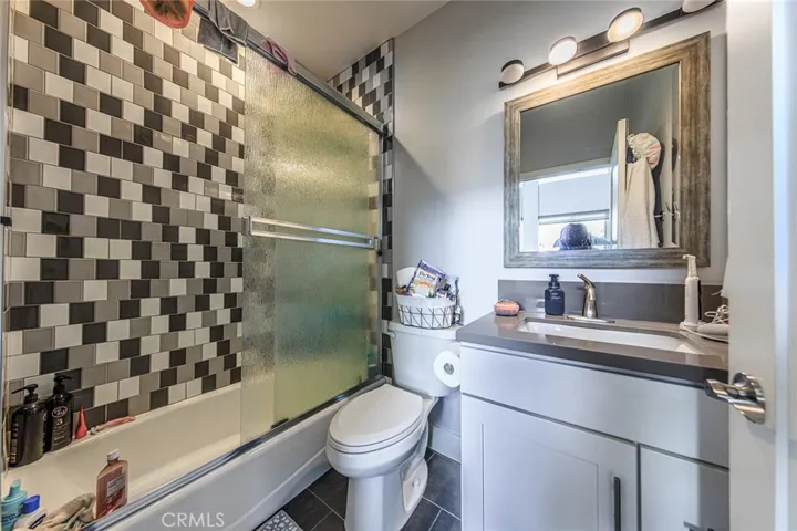 5743 Case, North Hollywood, California 91601