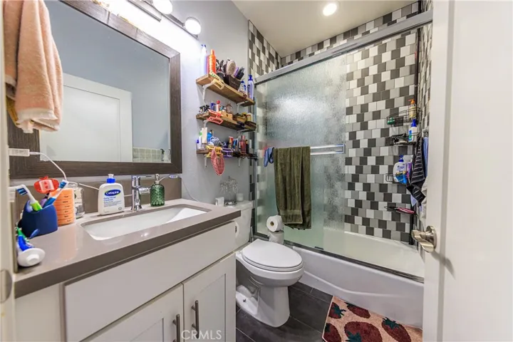 5743 Case, North Hollywood, California 91601