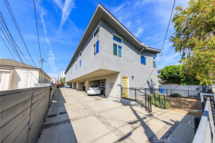 5743 Case, North Hollywood, California 91601