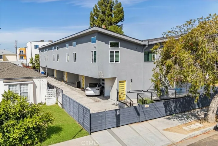 5743 Case, North Hollywood, California 91601