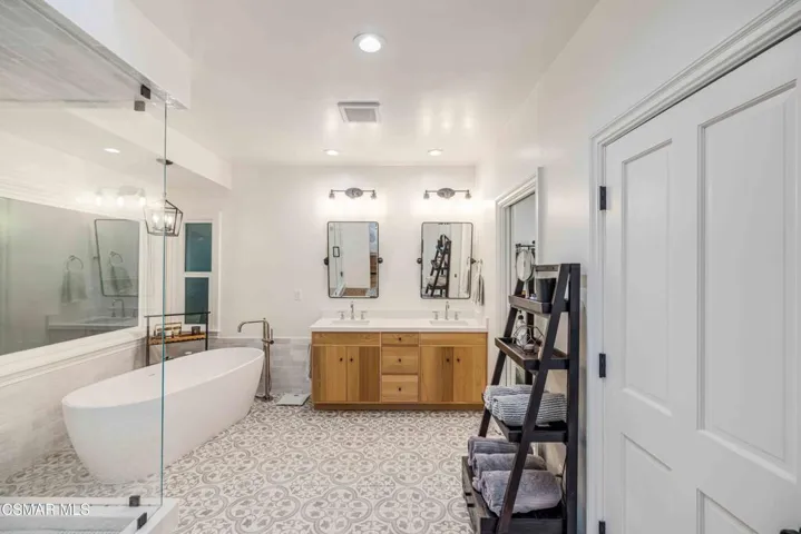 22661CalvertSt-VinceDingmanMedia-36
