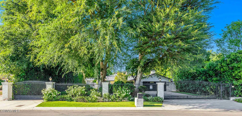 22661CalvertSt-VinceDingmanMedia-1-2