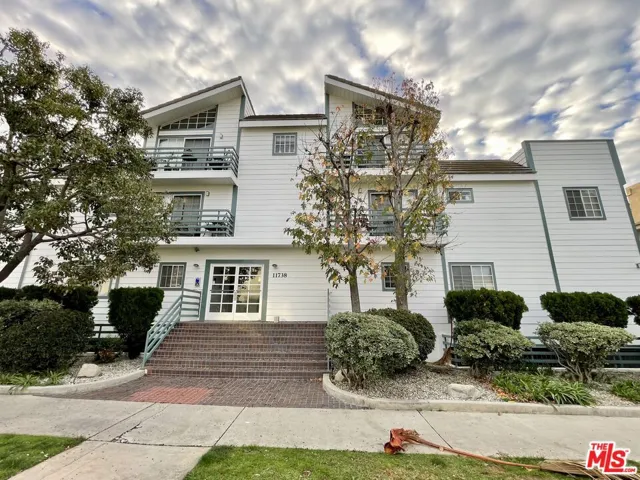 11738 Mayfield 109, Los Angeles, California 90049