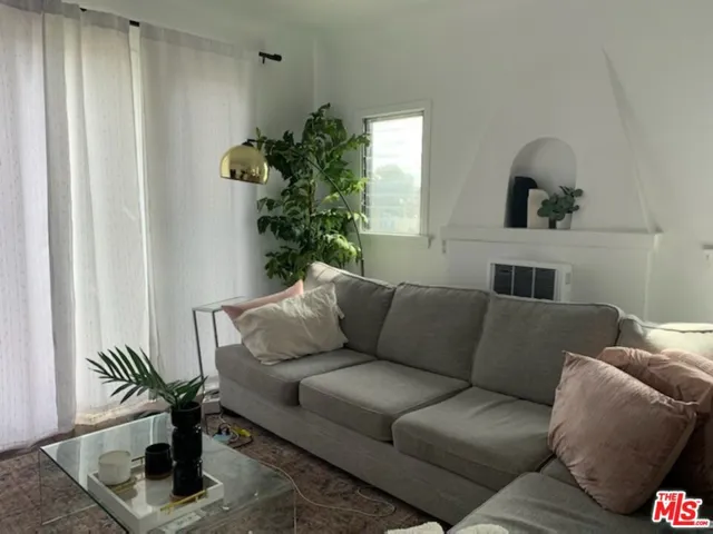 259 S Elm Drive, Beverly Hills, California 90212