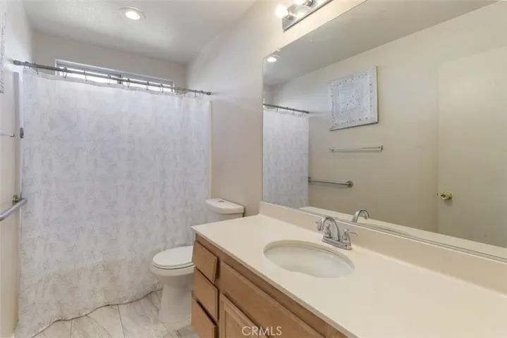 BATHROOM DOWNSTAIRS