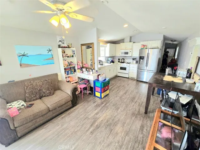 living room / kitchen