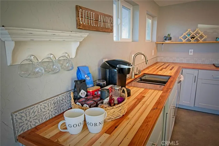 915 Dakota Lane, Landers, California 92285
