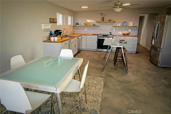915 Dakota Lane, Landers, California 92285