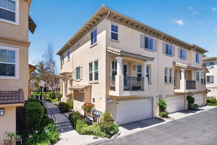 1-web-or-mls-UpmarketMedia-1315Bay-185
