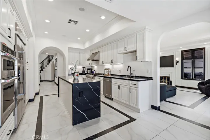 19 Belmont, Newport Beach, California 92660