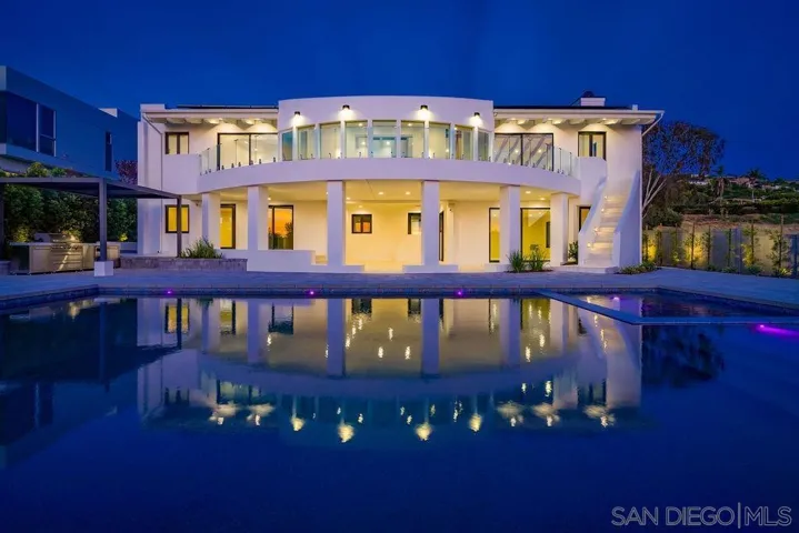 8308 Calle Del Cielo, La Jolla, California 92037