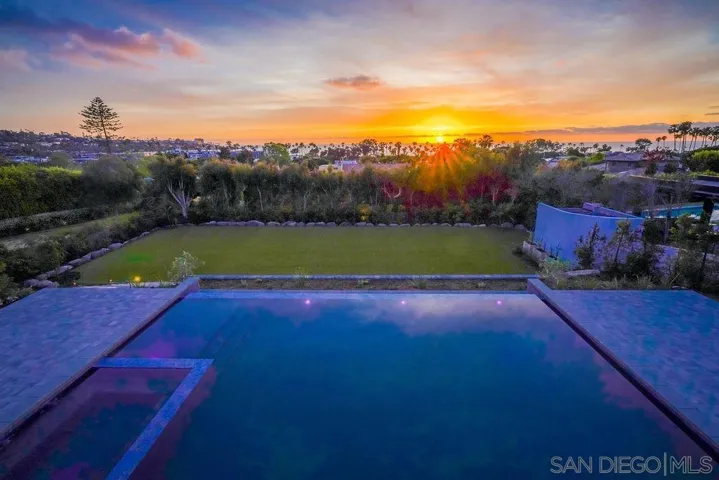 8308 Calle Del Cielo, La Jolla, California 92037