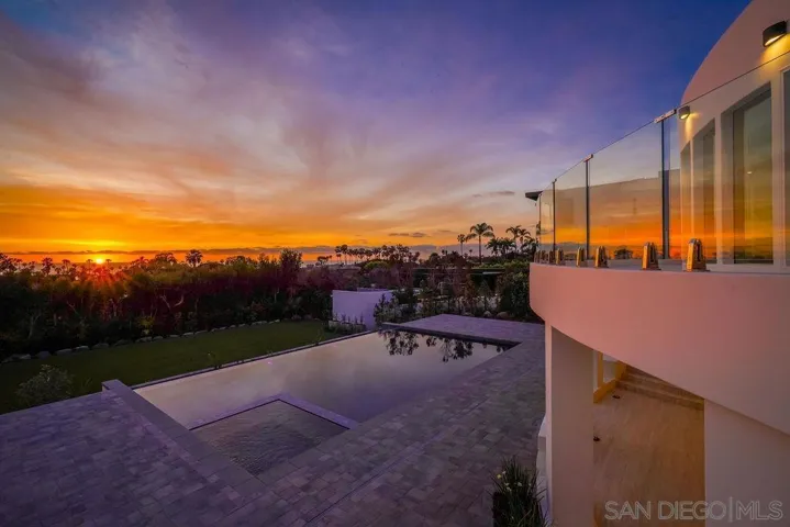 8308 Calle Del Cielo, La Jolla, California 92037