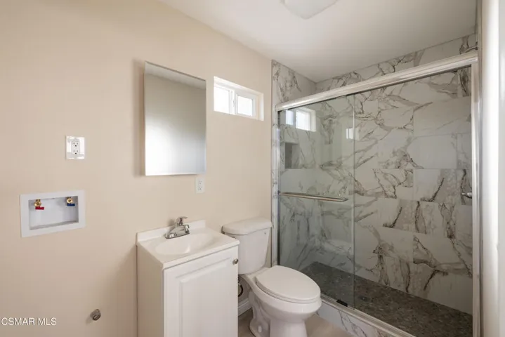 MainHouse_Bath