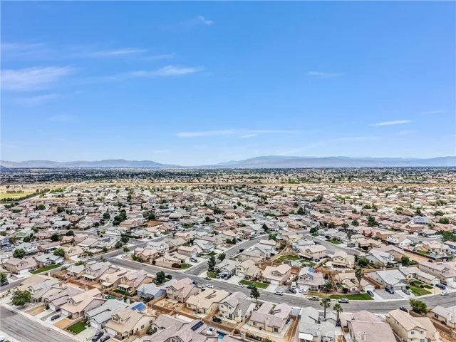 13048 Evanston, Victorville, California 92392
