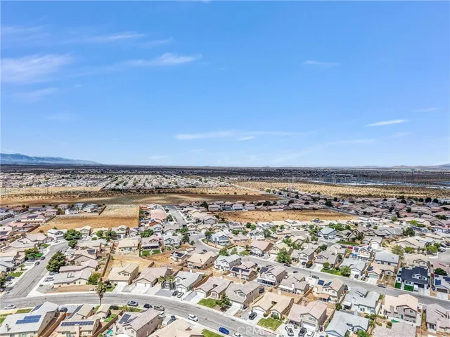 13048 Evanston, Victorville, California 92392