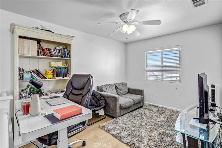 13048 Evanston, Victorville, California 92392