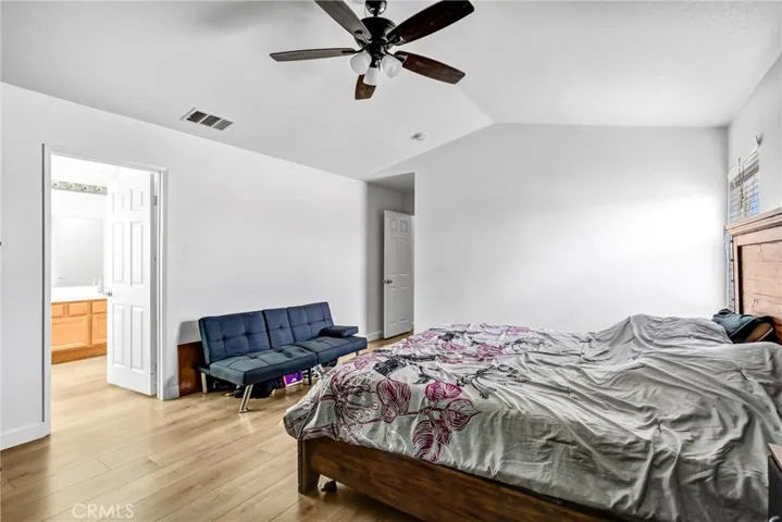 13048 Evanston, Victorville, California 92392