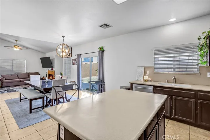 13048 Evanston, Victorville, California 92392