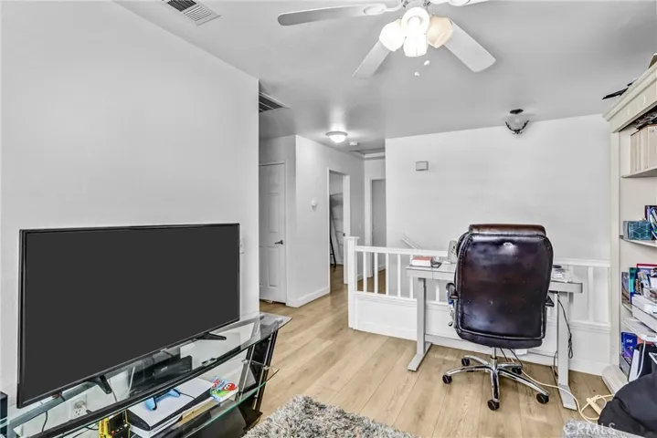 13048 Evanston, Victorville, California 92392