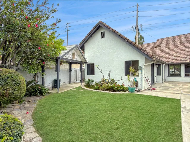 1571 N Santiago Boulevard, Orange, California 92867