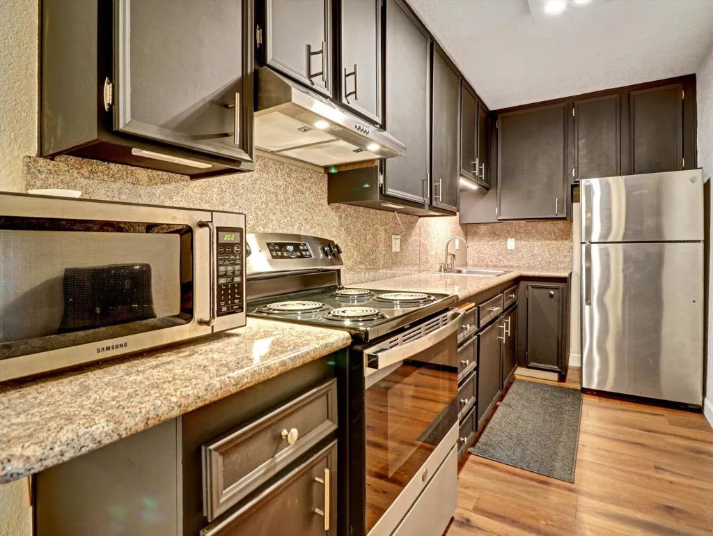 701 N Felices Circle -25