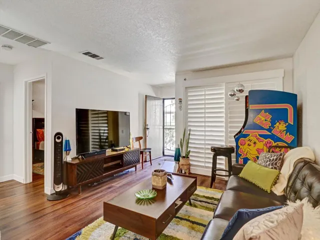 701 N Felices Circle -20