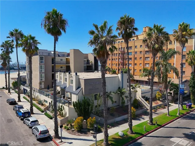 3rd Pl and Ocean Blvd