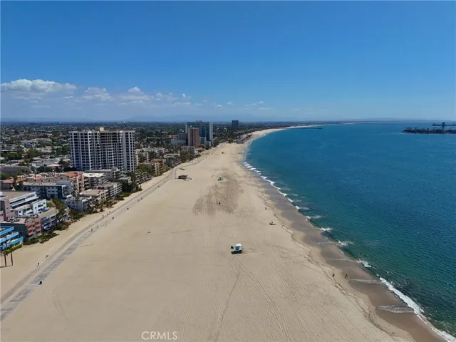 Live a Charmed Life in Long Beach!