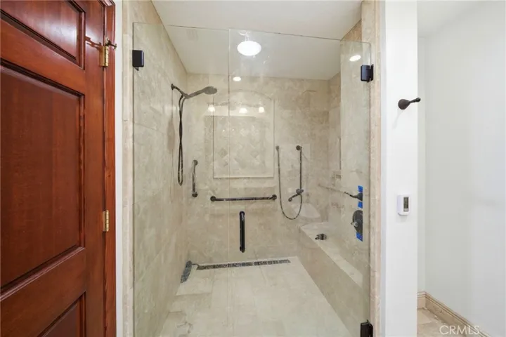 Hall bath with heated Floor!