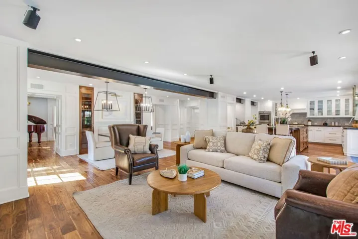 3726 Laurel Canyon Boulevard, Studio City, California 91604