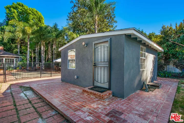 3726 Laurel Canyon Boulevard, Studio City, California 91604