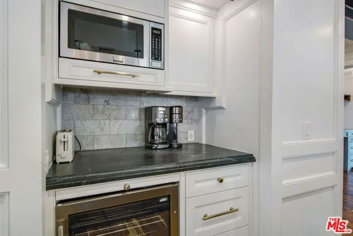 3726 Laurel Canyon Boulevard, Studio City, California 91604