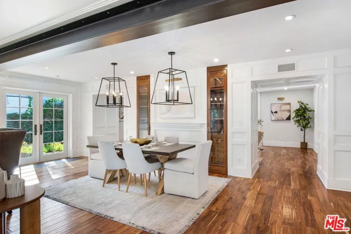3726 Laurel Canyon Boulevard, Studio City, California 91604