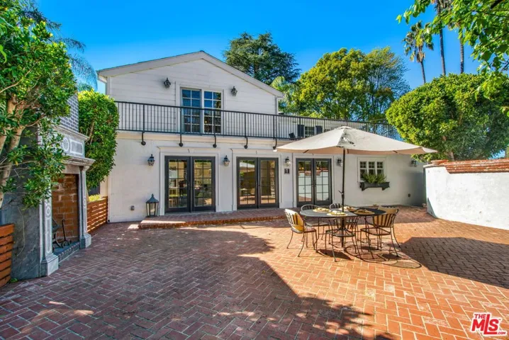 3726 Laurel Canyon Boulevard, Studio City, California 91604