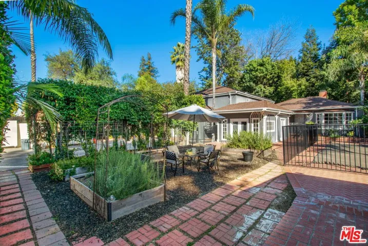 3726 Laurel Canyon Boulevard, Studio City, California 91604