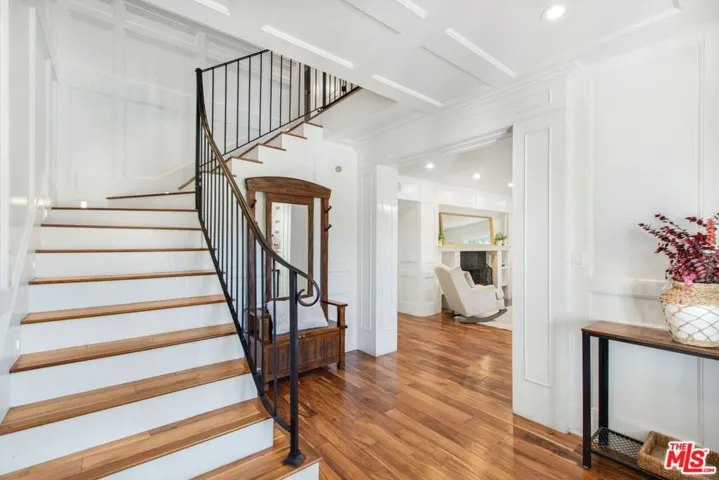 3726 Laurel Canyon Boulevard, Studio City, California 91604