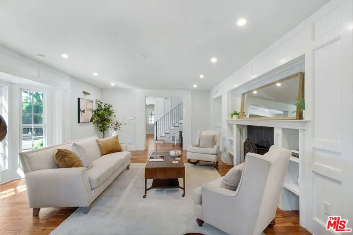 3726 Laurel Canyon Boulevard, Studio City, California 91604