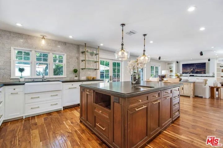 3726 Laurel Canyon Boulevard, Studio City, California 91604