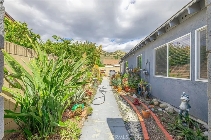 2078 N Swindon, Simi Valley, California 93063