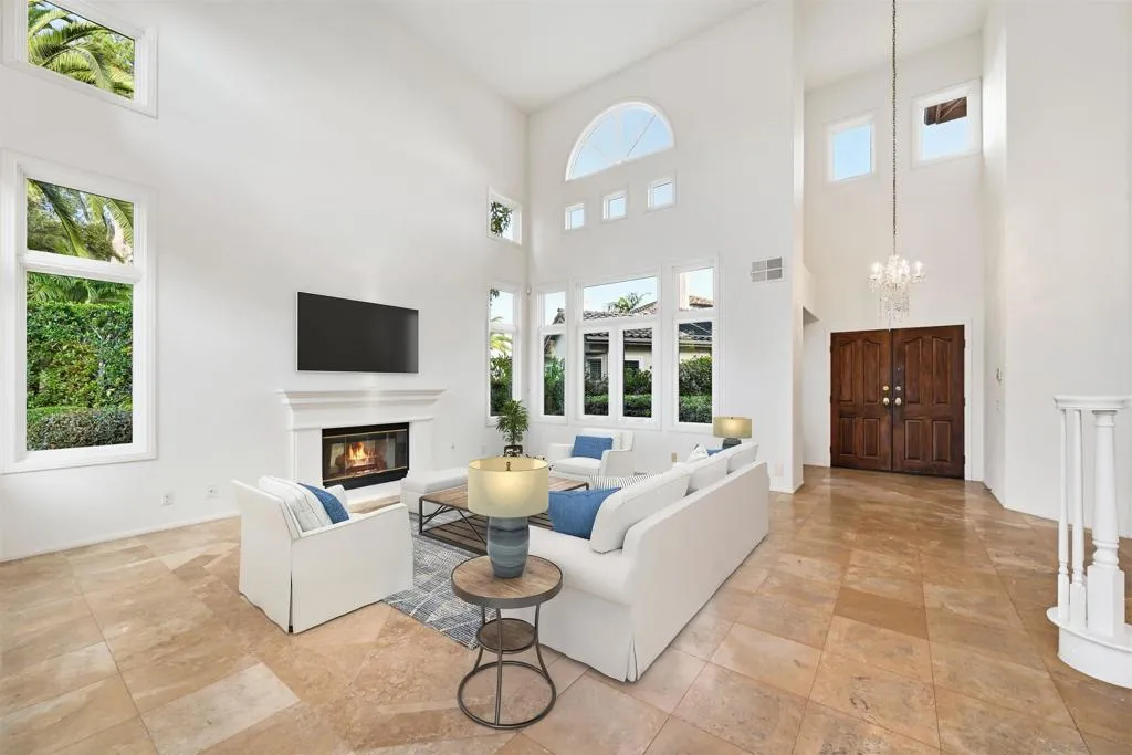 https://zimg.paragon.ice.com/ParagonImages/Property/PA/SDMLS/-516394/15/533/400/dc7d7ba98438f3735294dcaf2c02c92c/3/34be9298e8ed6ac6928d1d7de57a0ab1/-516394-3759e825-ddac-4b0c-842f-42e34af86c07.JPG
