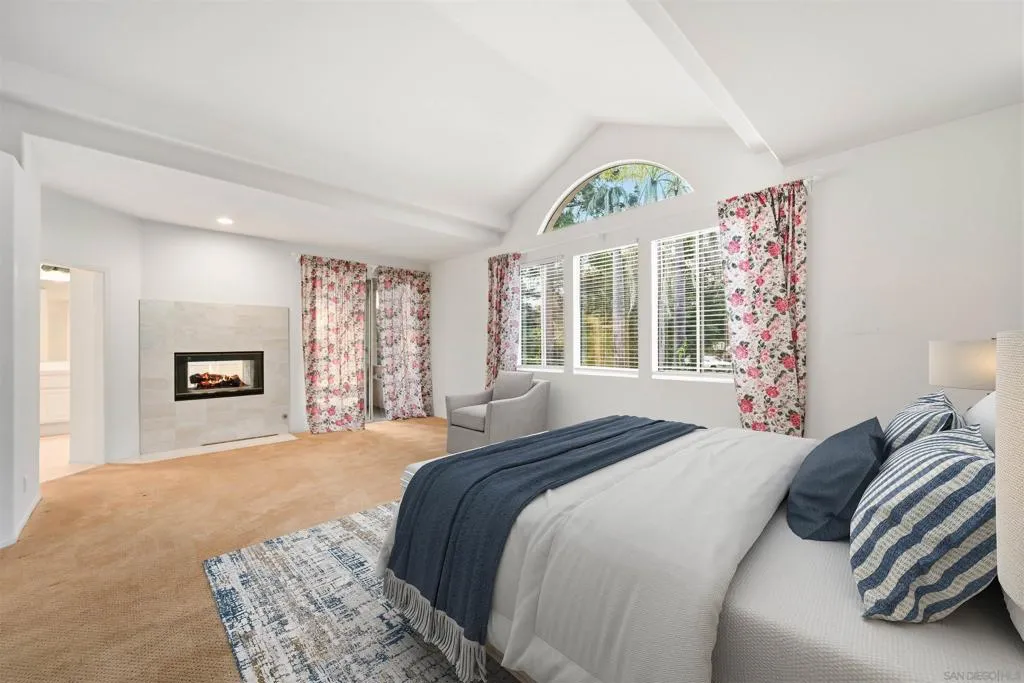 https://zimg.paragon.ice.com/ParagonImages/Property/PA/SDMLS/-516394/30/533/400/f600680d1885baa14fe9f40419b4c791/3/34be9298e8ed6ac6928d1d7de57a0ab1/-516394-f5fe7f39-03c7-4d05-80ff-f942cdd52340.JPG