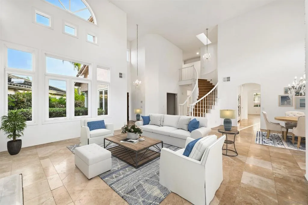 https://zimg.paragon.ice.com/ParagonImages/Property/PA/SDMLS/-516394/7/533/400/21a74a994bab1a30f014e84845cea459/3/34be9298e8ed6ac6928d1d7de57a0ab1/-516394-f122f3b8-7916-4fa9-ba38-9a86d5addebe.JPG