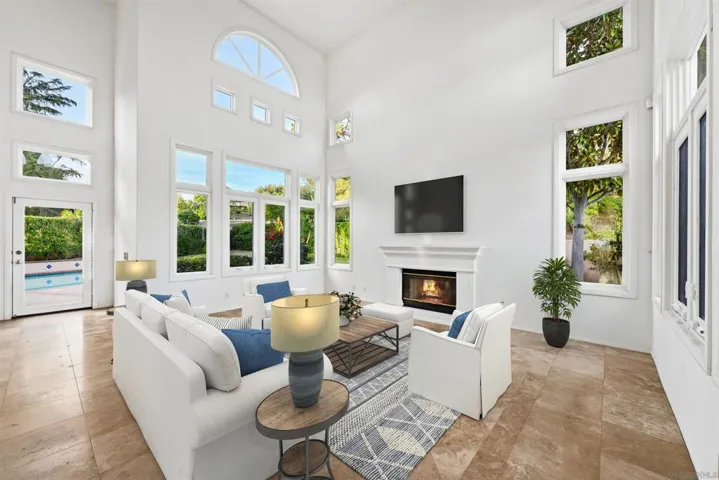 https://zimg.paragon.ice.com/ParagonImages/Property/PA/SDMLS/-516394/13/533/400/93306472b1c7e0201a217a0b1273fe89/3/34be9298e8ed6ac6928d1d7de57a0ab1/-516394-f9e03759-416a-4ed5-9258-111dda4665cf.JPG