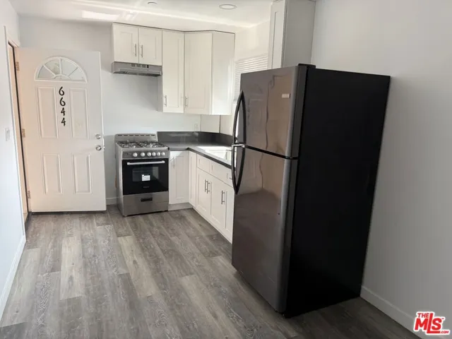 6644 Irvine Avenue, North Hollywood, California 91606