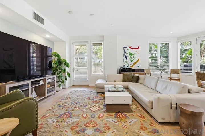 5440 La Jolla E106, La Jolla, California 92037