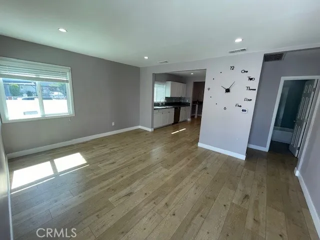 10802 Crockett Street, Sun Valley, California 91352