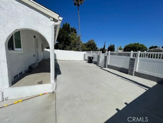 10802 Crockett Street, Sun Valley, California 91352