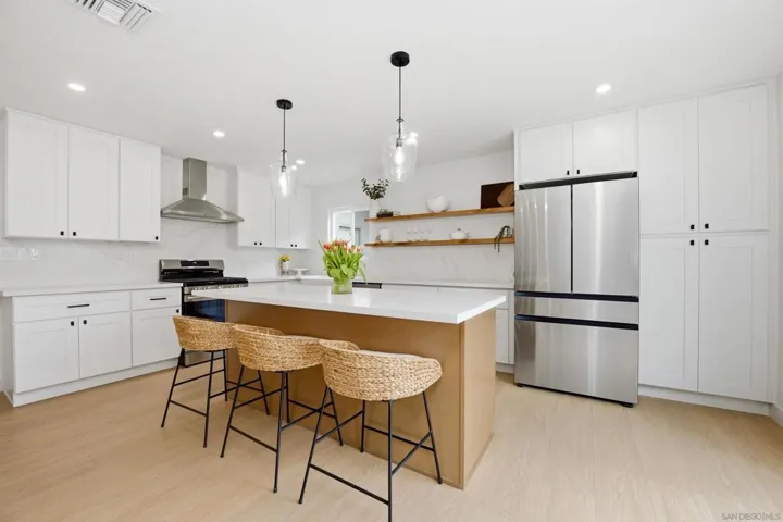 Kitchen Area with Large Island